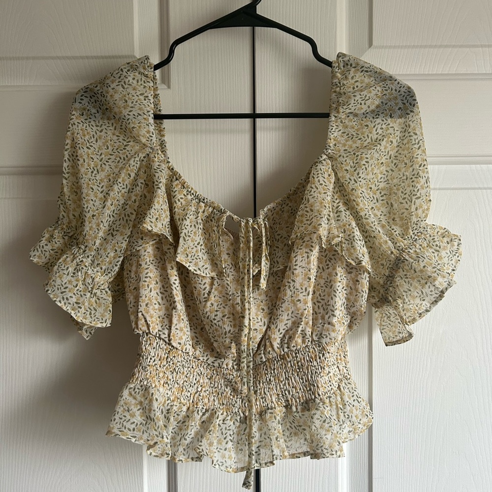 NWT Bohme Cropped Ivory/Cream Floral Top